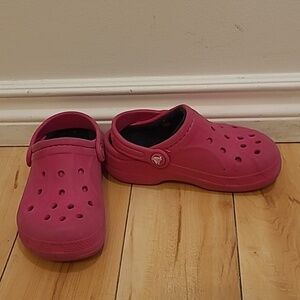 Toddler size 10 pink lined Crocs